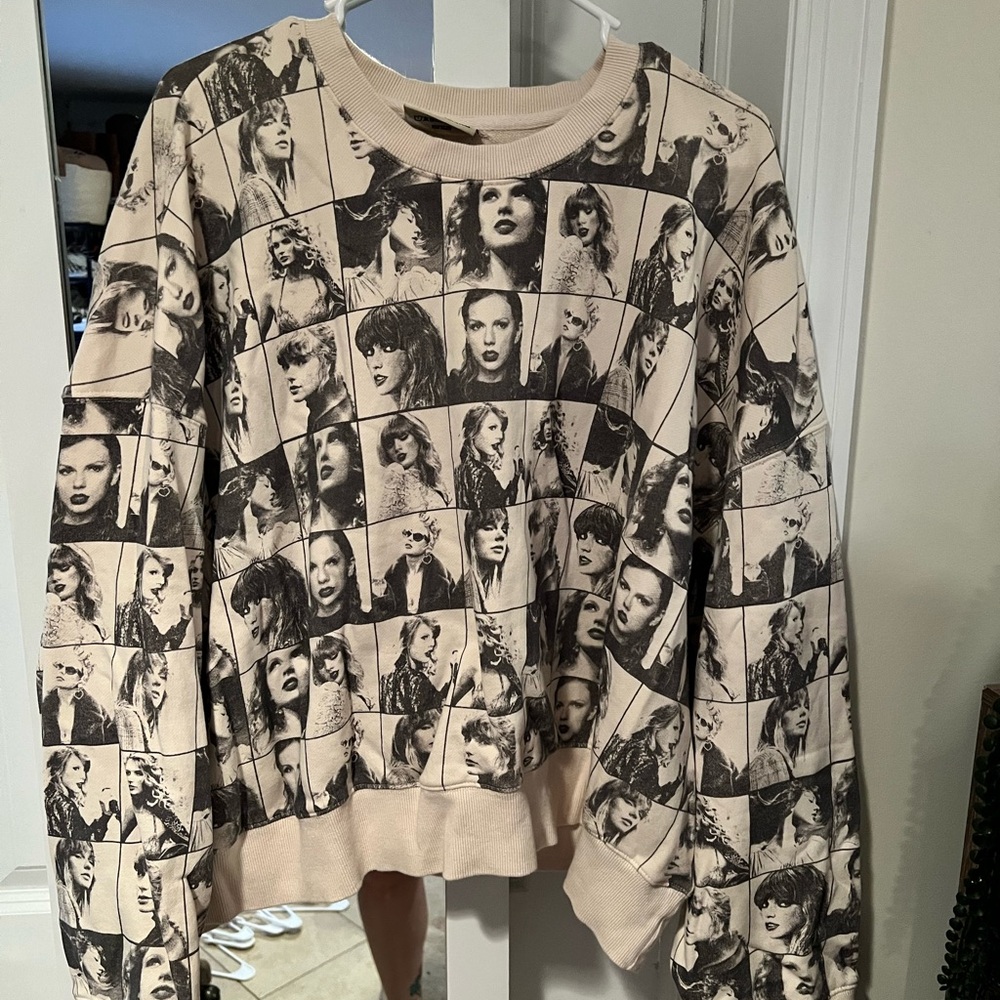 Taylor swift sweatshirt